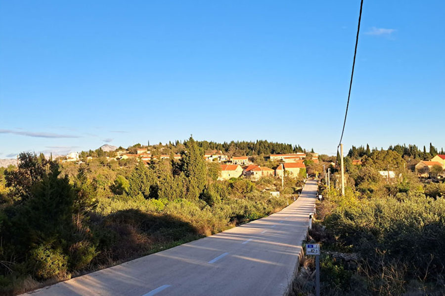 bogomolje hvar otok