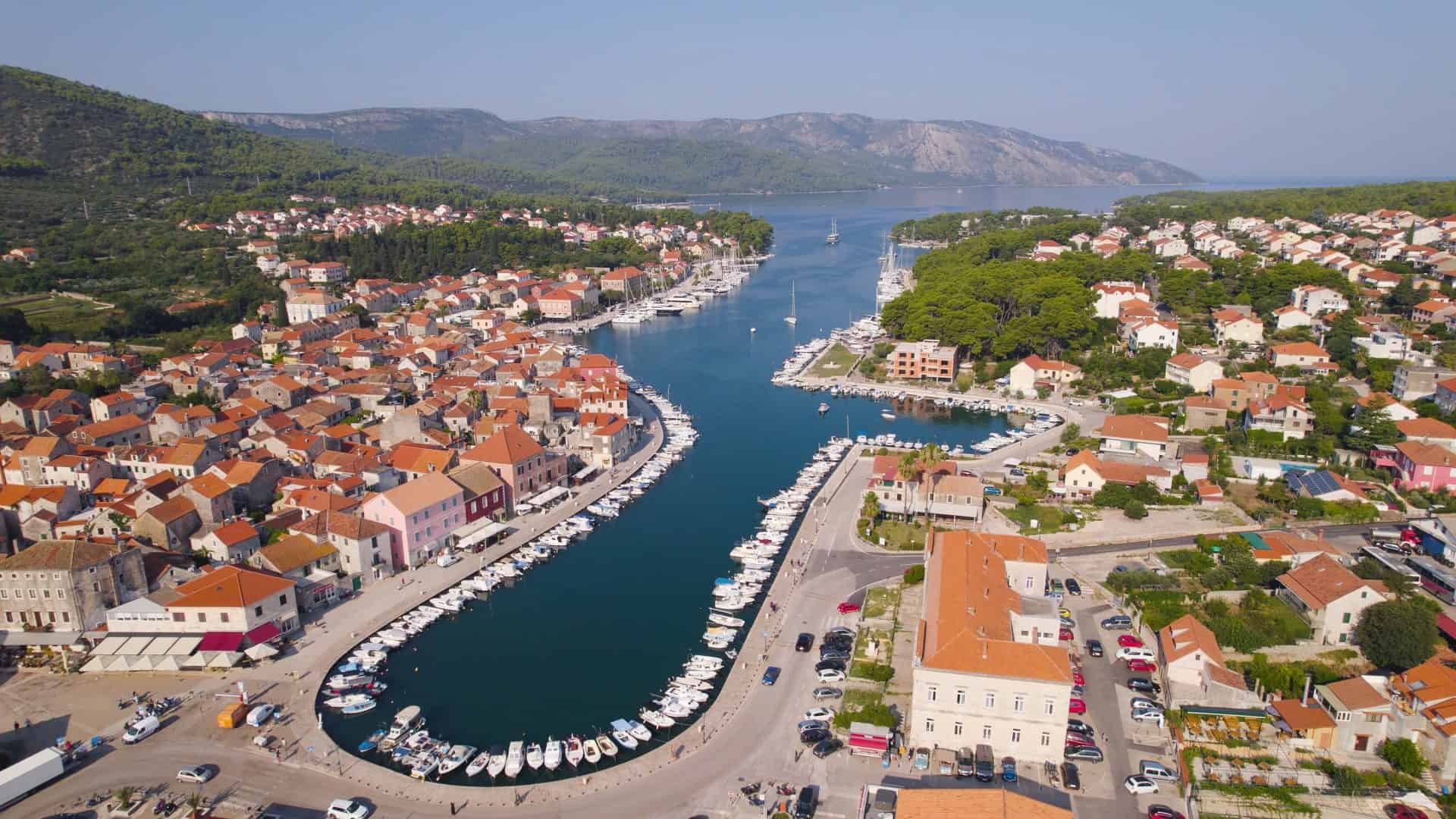 Stari Grad harbour aerial