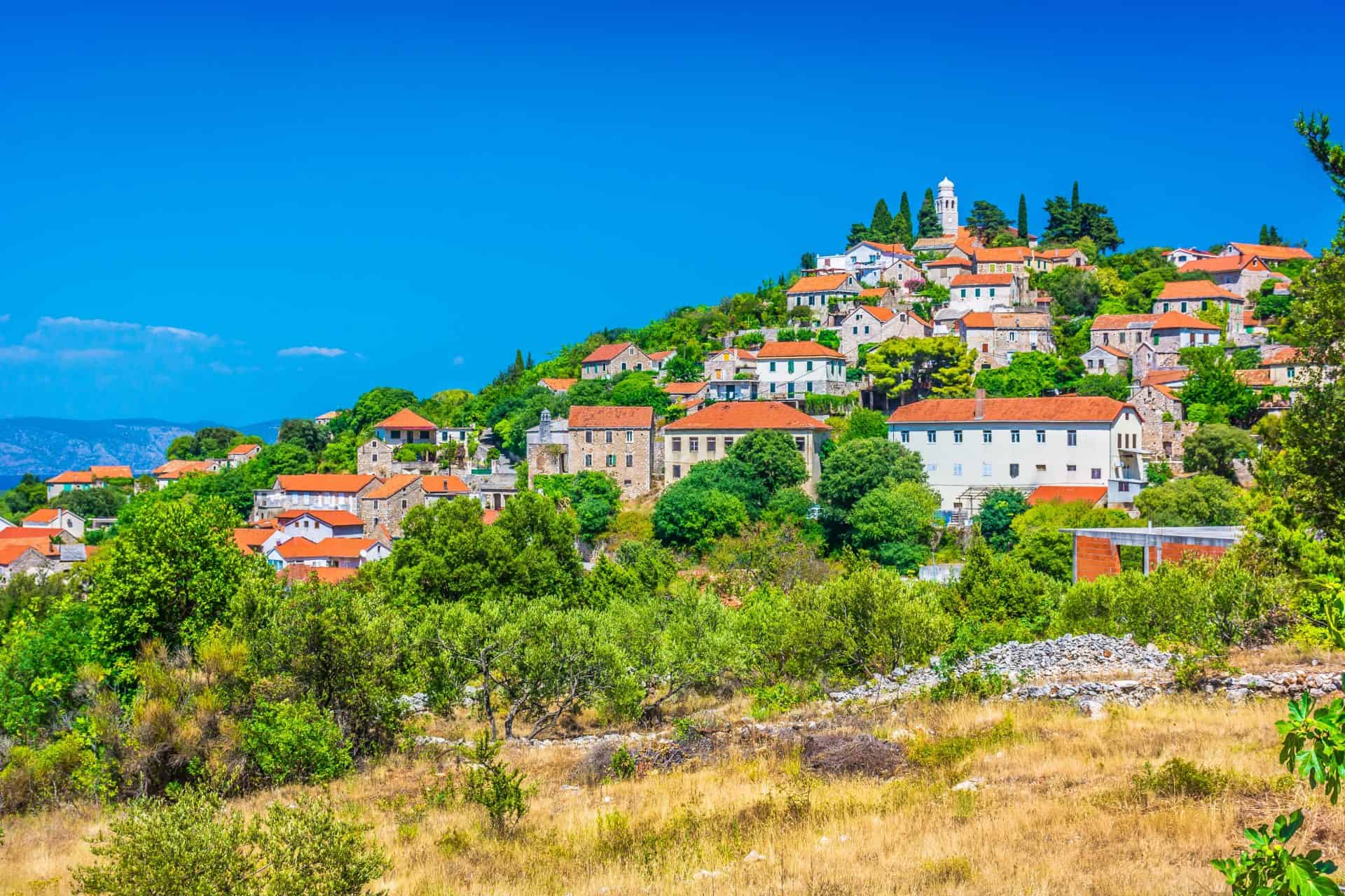 Vrisnik hillside houses