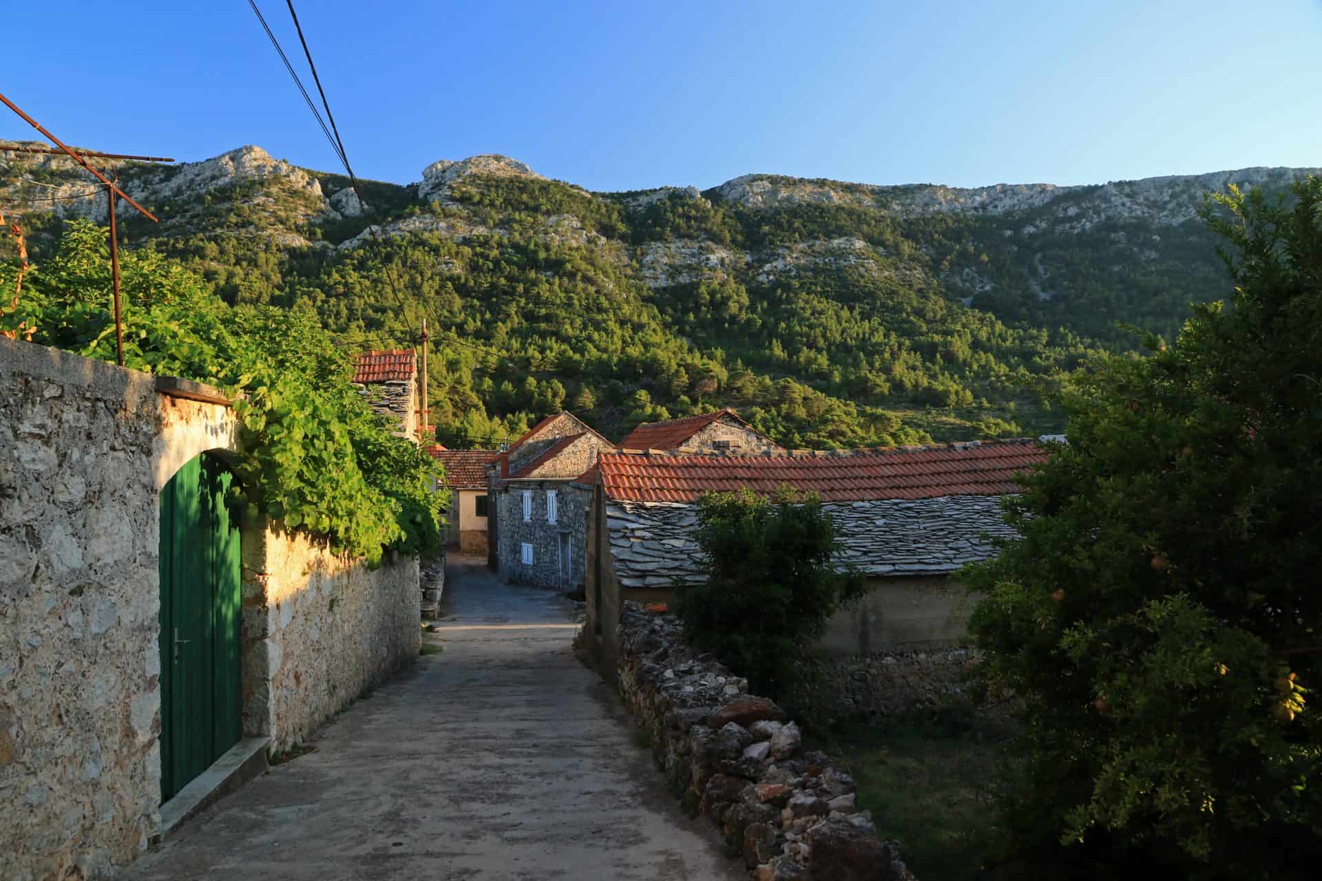 Vrisnik stone lane