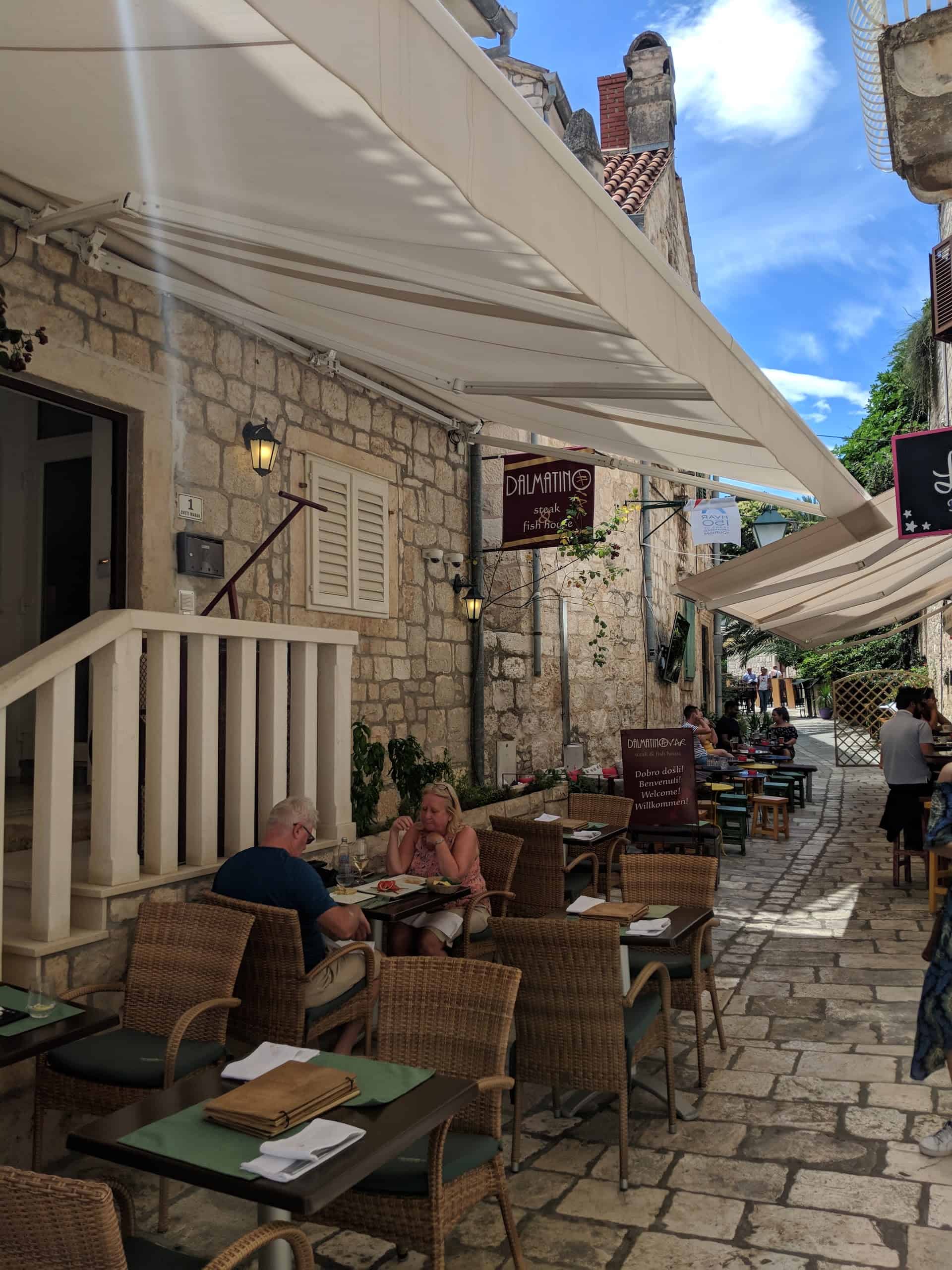 Dalmatino, Hvar