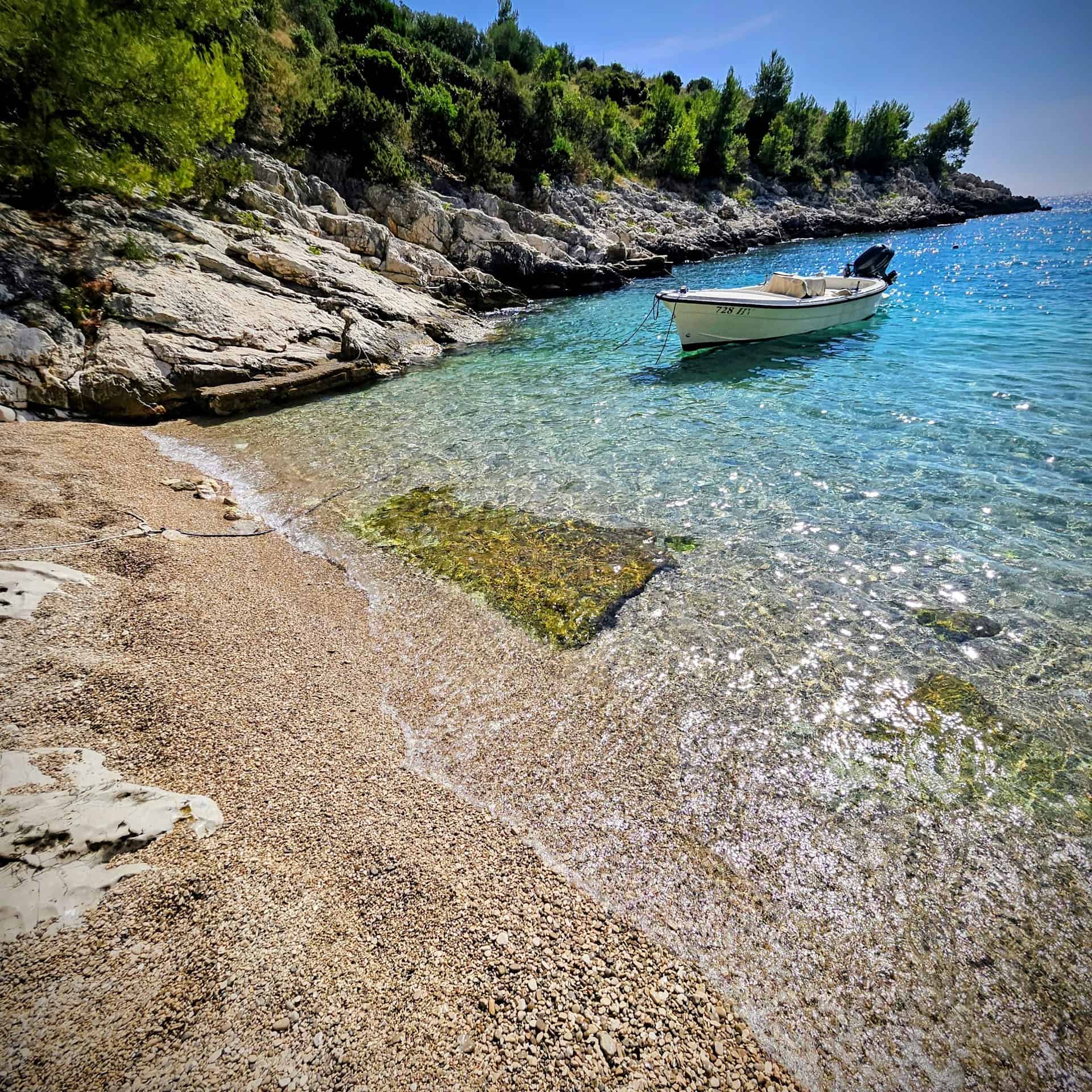 Dubovica strand, Hvar, bild 2