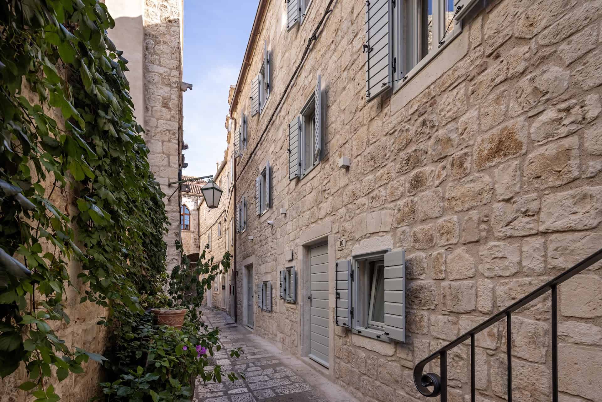 Forkira luxury apartments, a traditional stone house inside the historic walls of Hvar old town