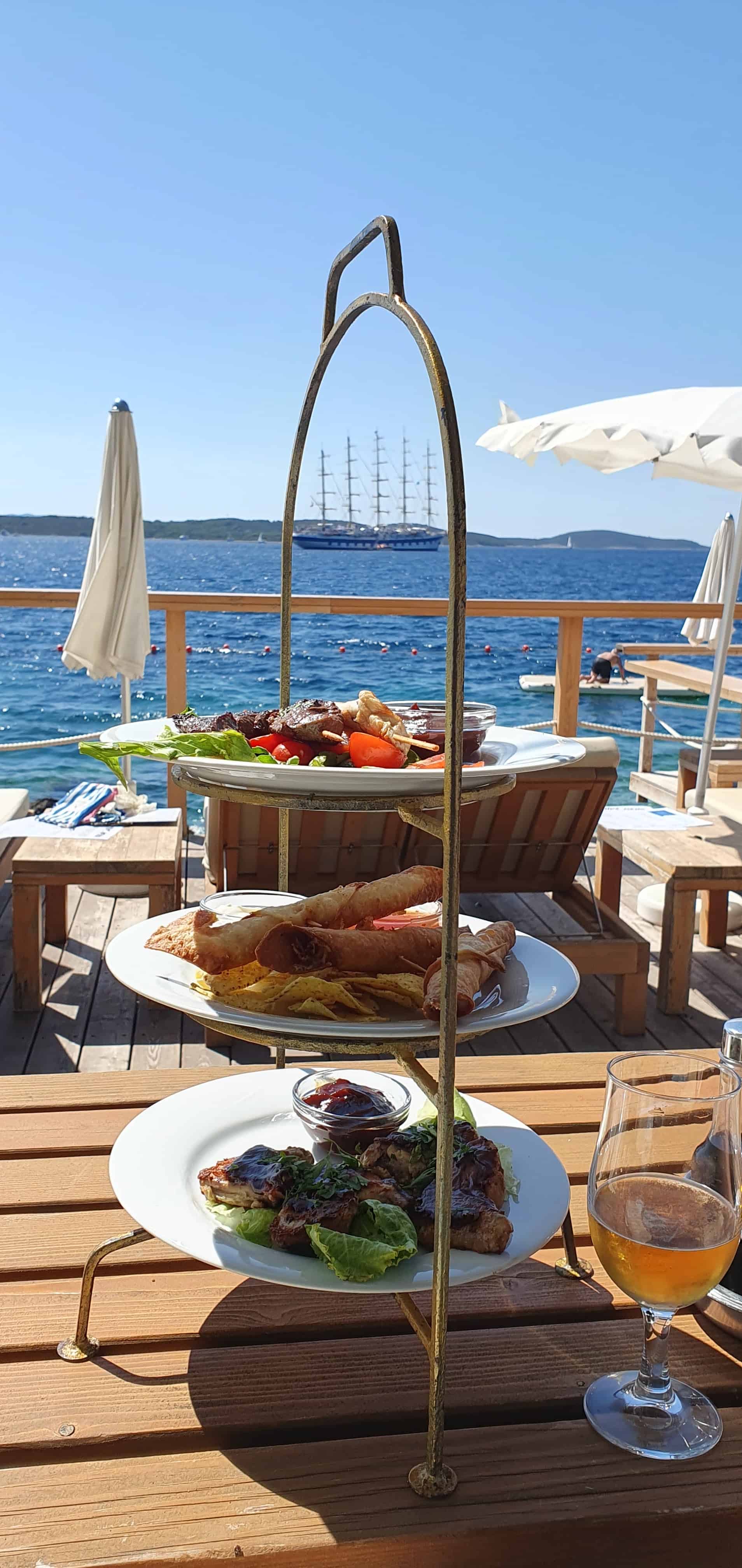 Hula-Hula Beach Bar Hvar