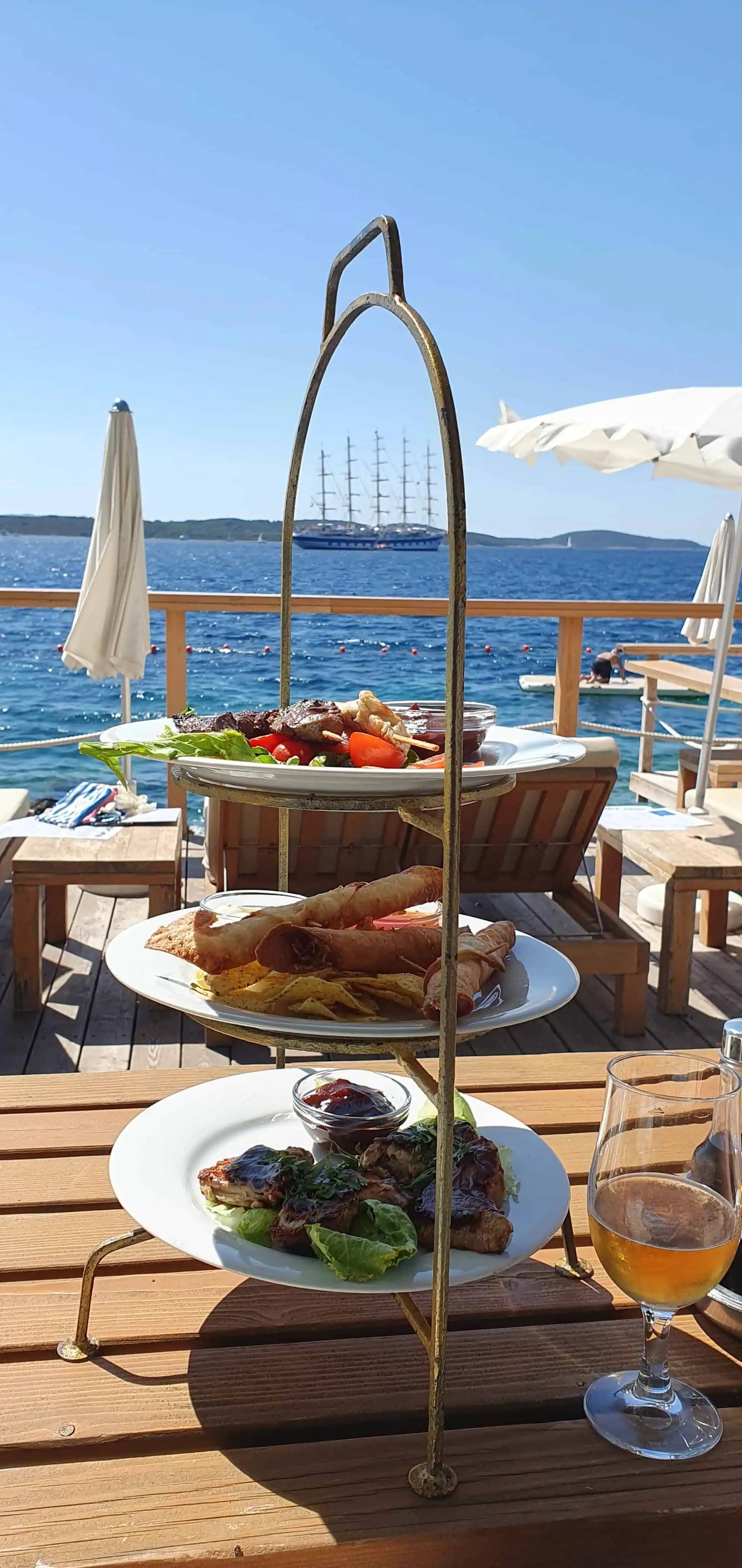 Hula-Hula Beach Bar Hvar