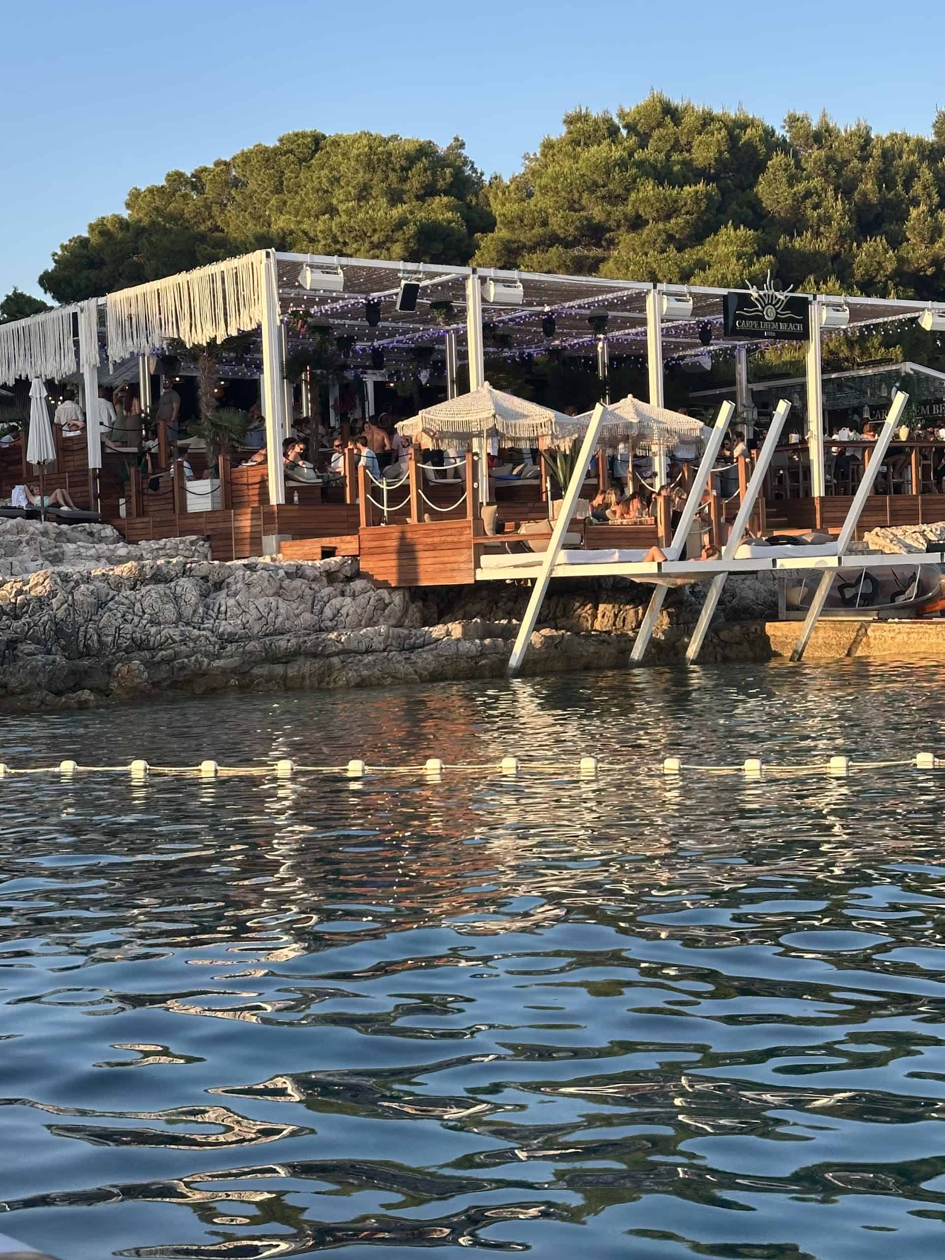 Hula-Hula Beach Bar Hvar