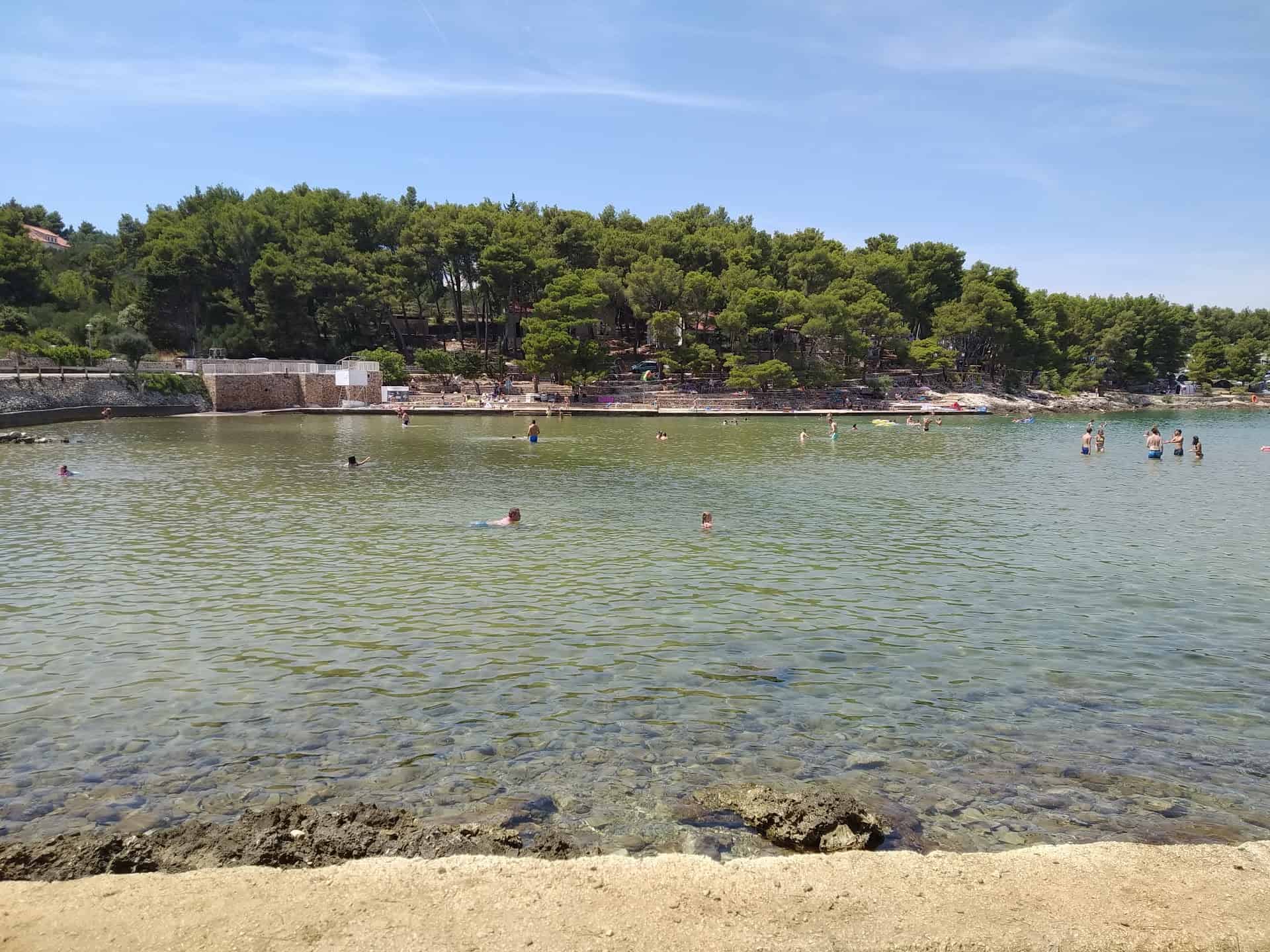 Plaża Mina, Hvar