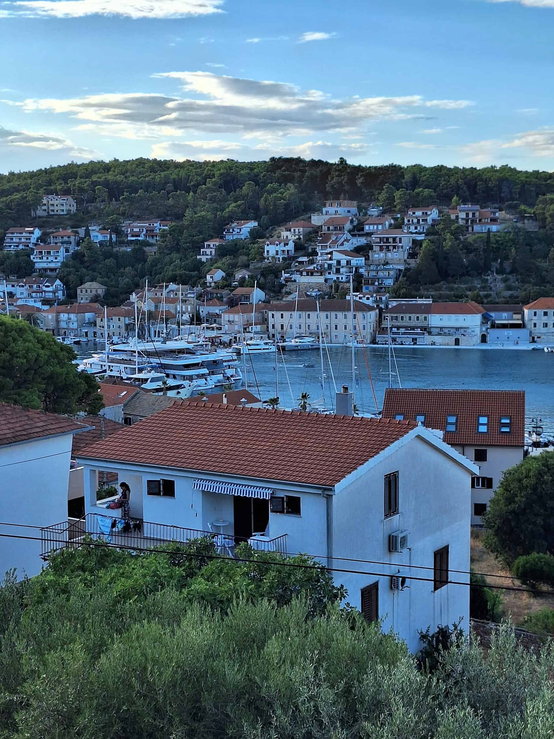 Zencisce beach, Hvar photo 2