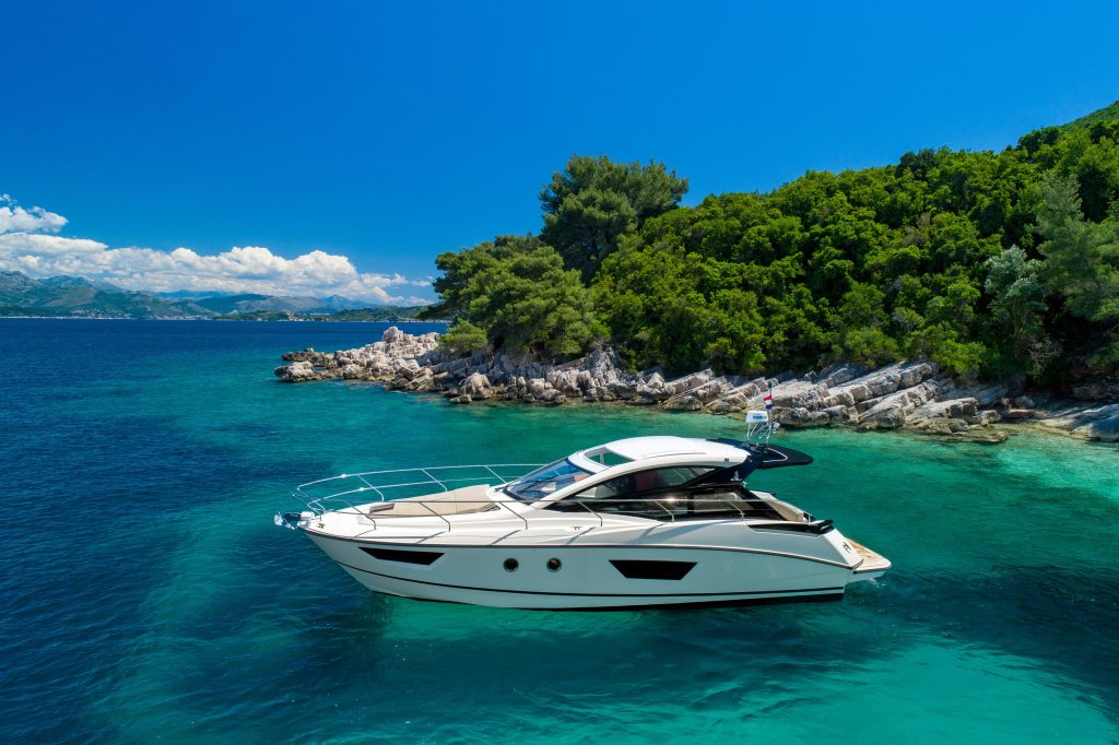 Beneteau GT 40 boat rental Hvar