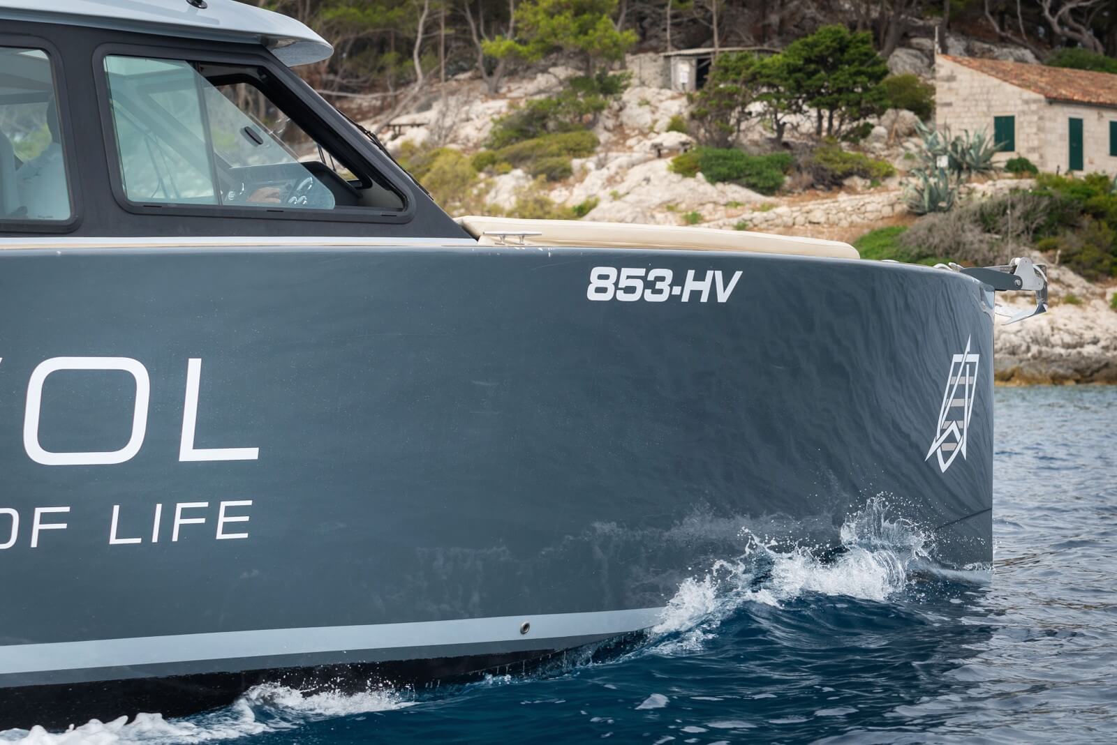 AWOL 45 rent a boat Hvar photo 3