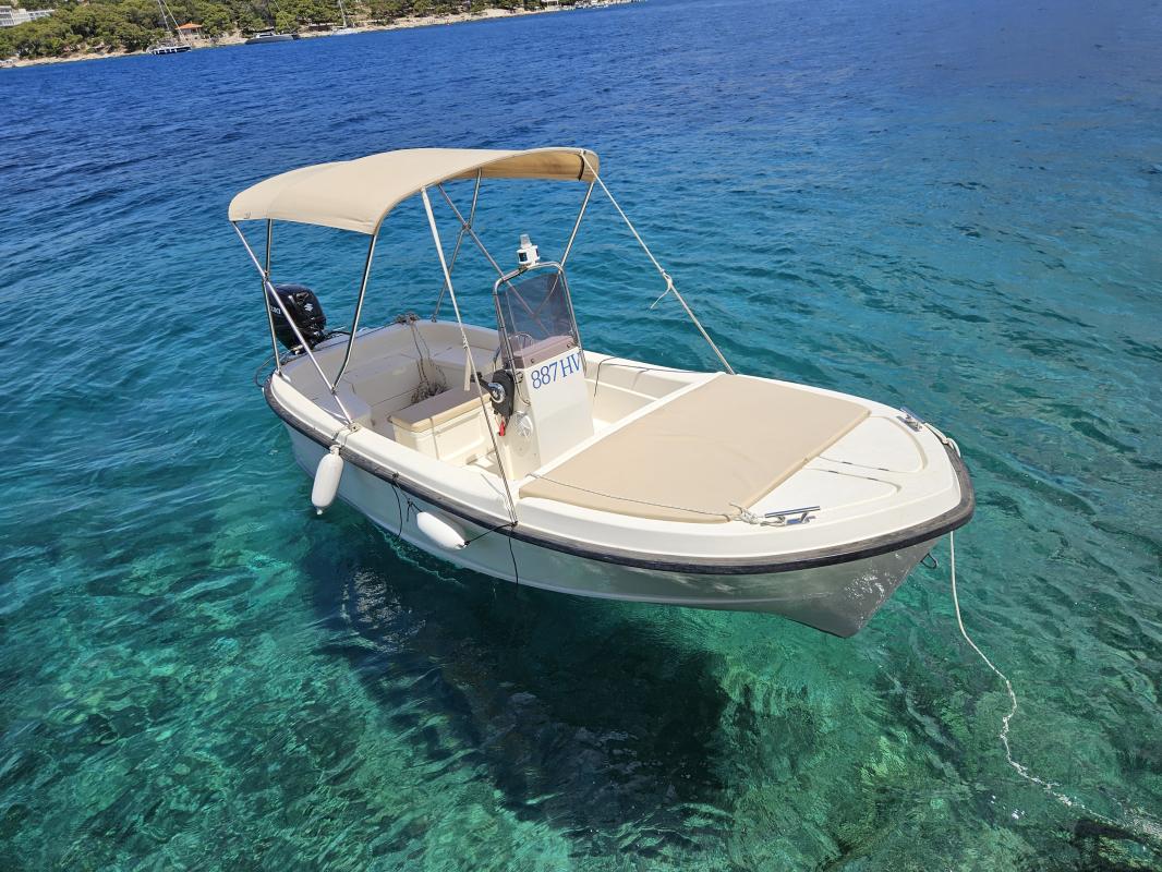 Betina 500 Open boat rental Hvar