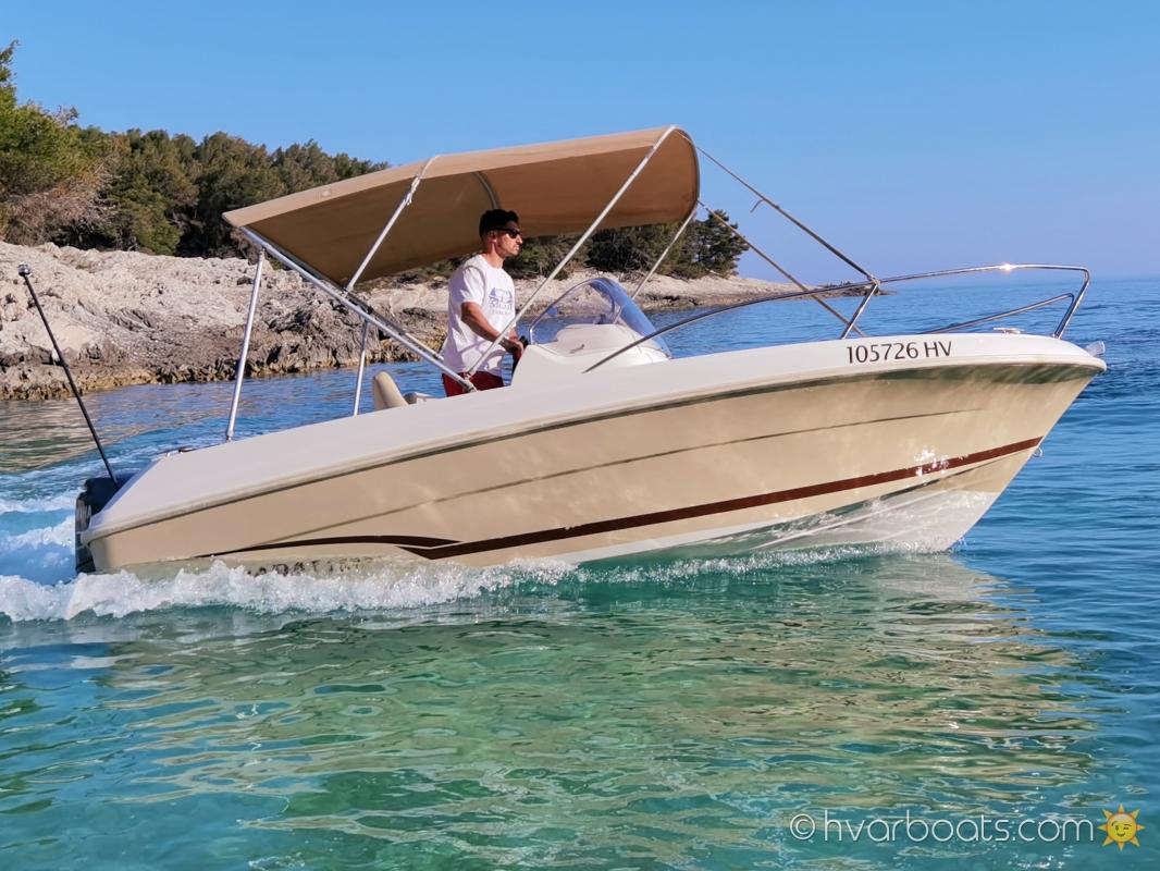 Cap Camarat 555 boat rental Hvar