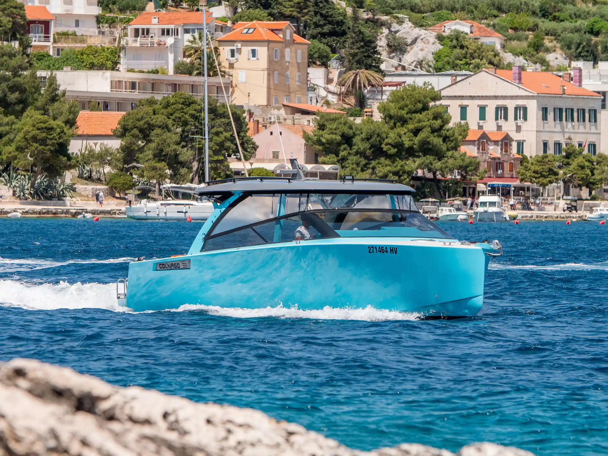 Colnago 33 Luxury boat rental Hvar