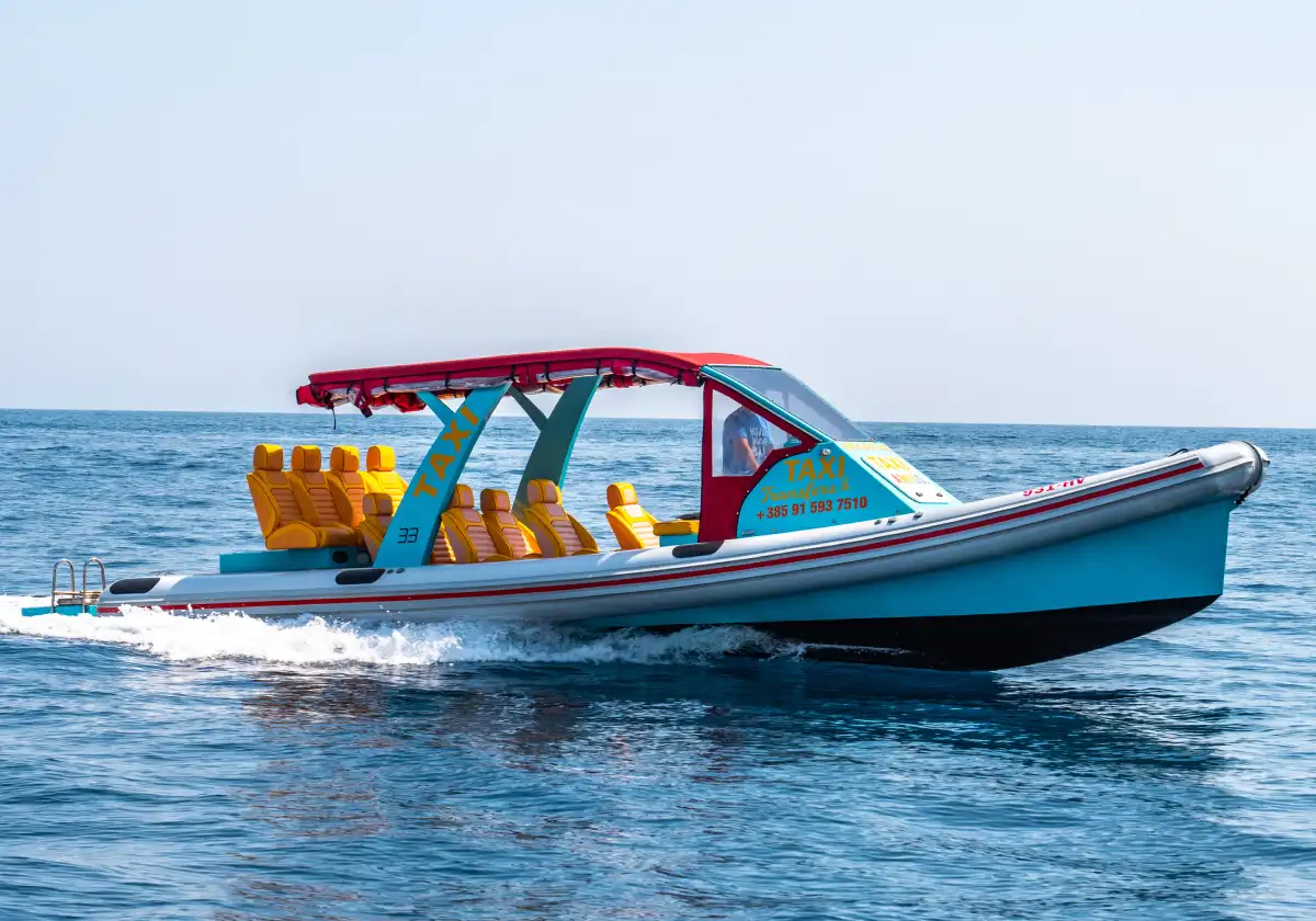 RIB Baracuda 23 boat rental Hvar