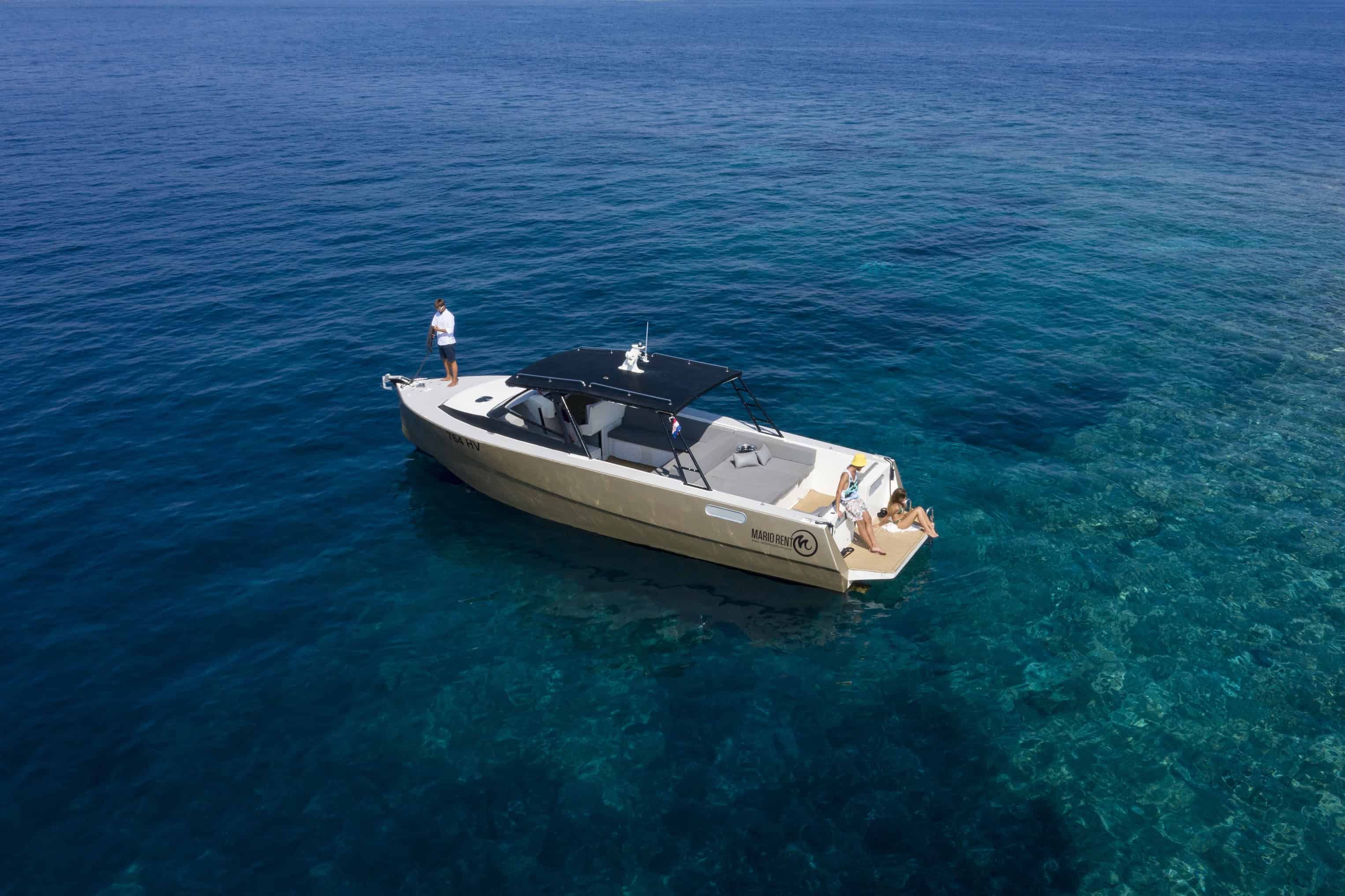 Colnago 37 rent a boat Hvar photo 3