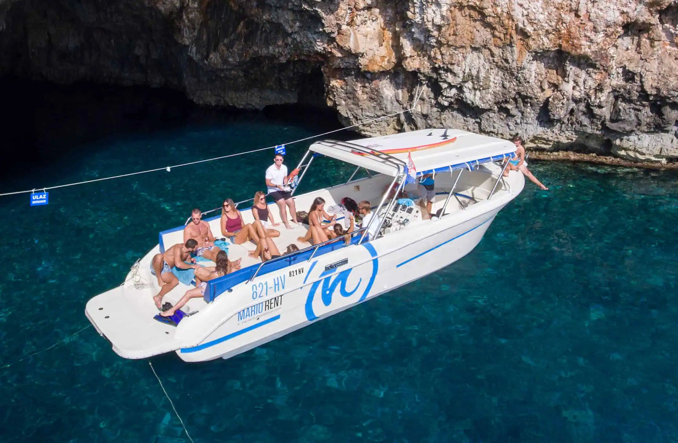 Enzo 35 rent a boat Hvar photo 1