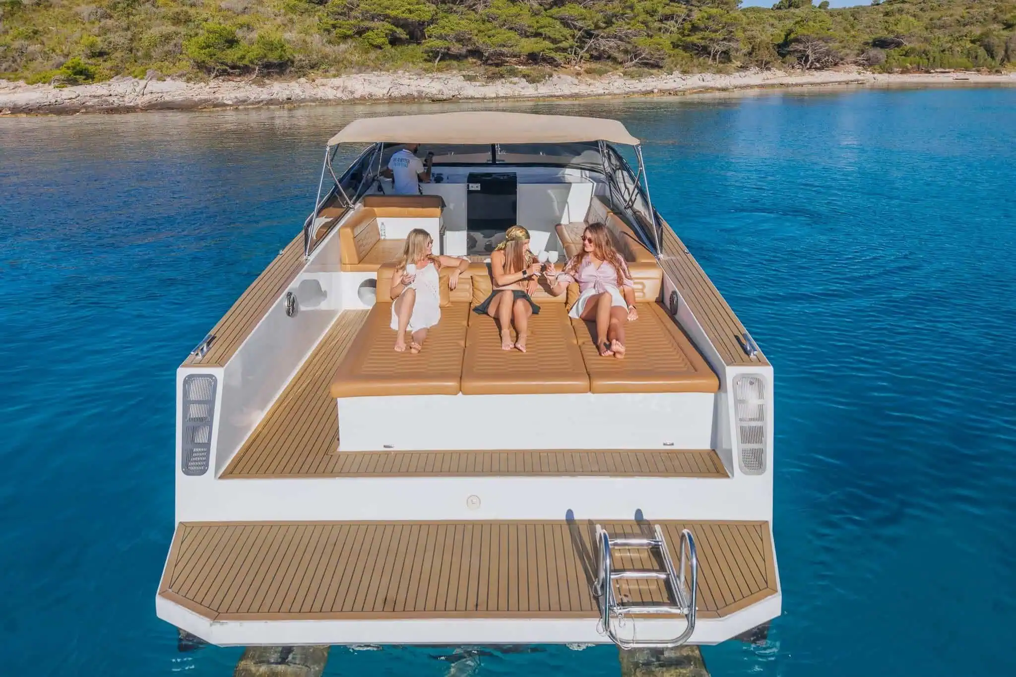 Felix 40 rent a boat Hvar photo 3