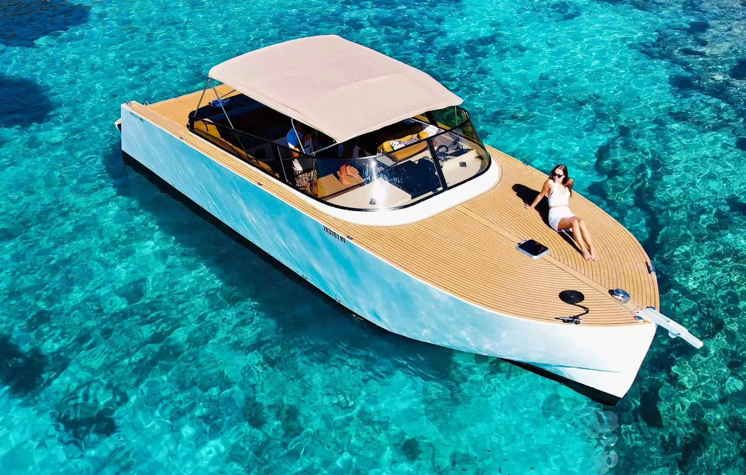 Felix 40 rent a boat Hvar photo 1