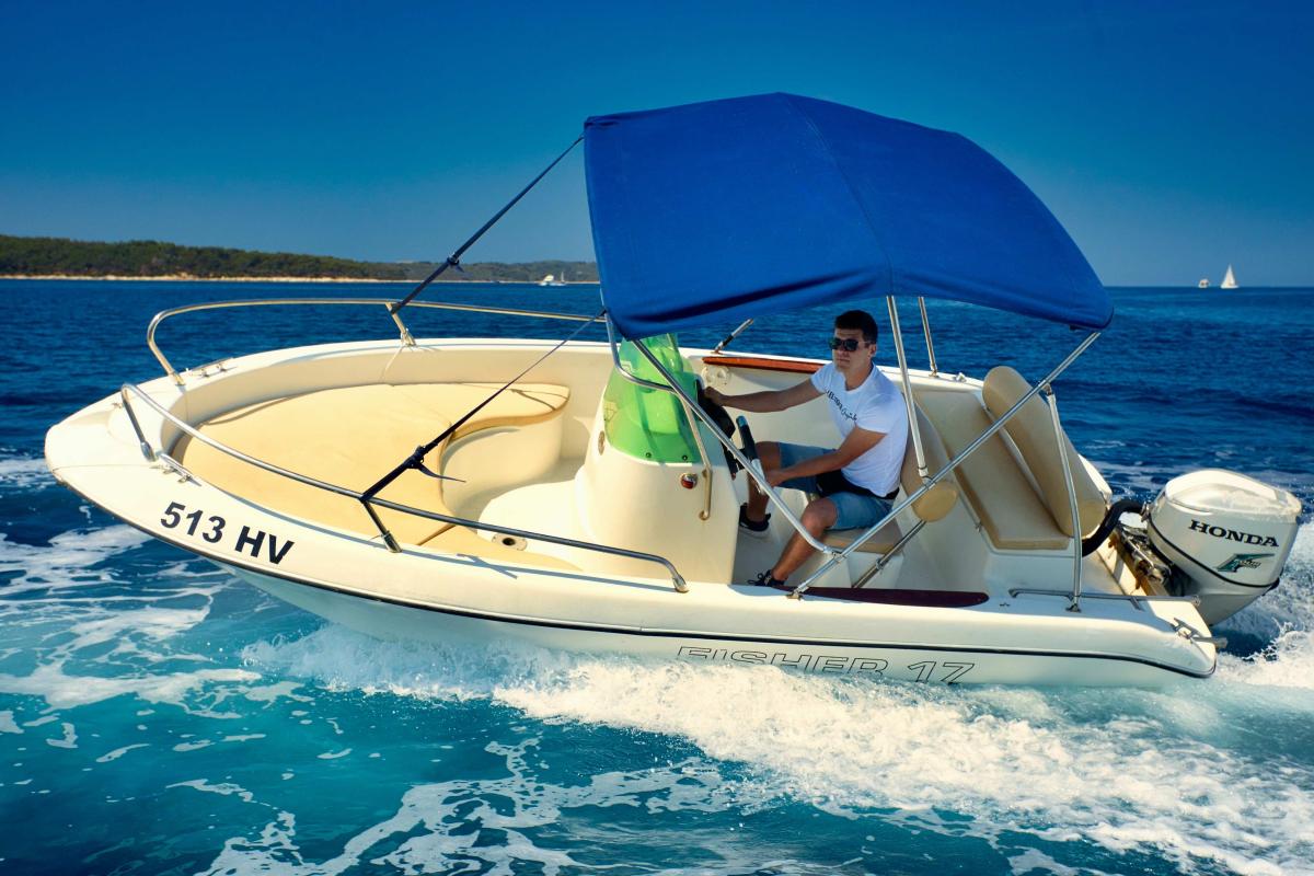 Fisher 17 boat rental Hvar