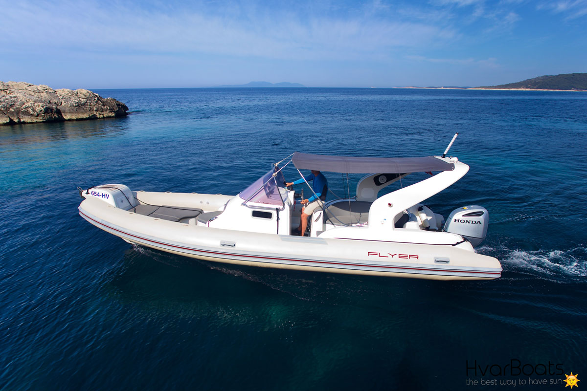 Flyer 828 boat rental Hvar