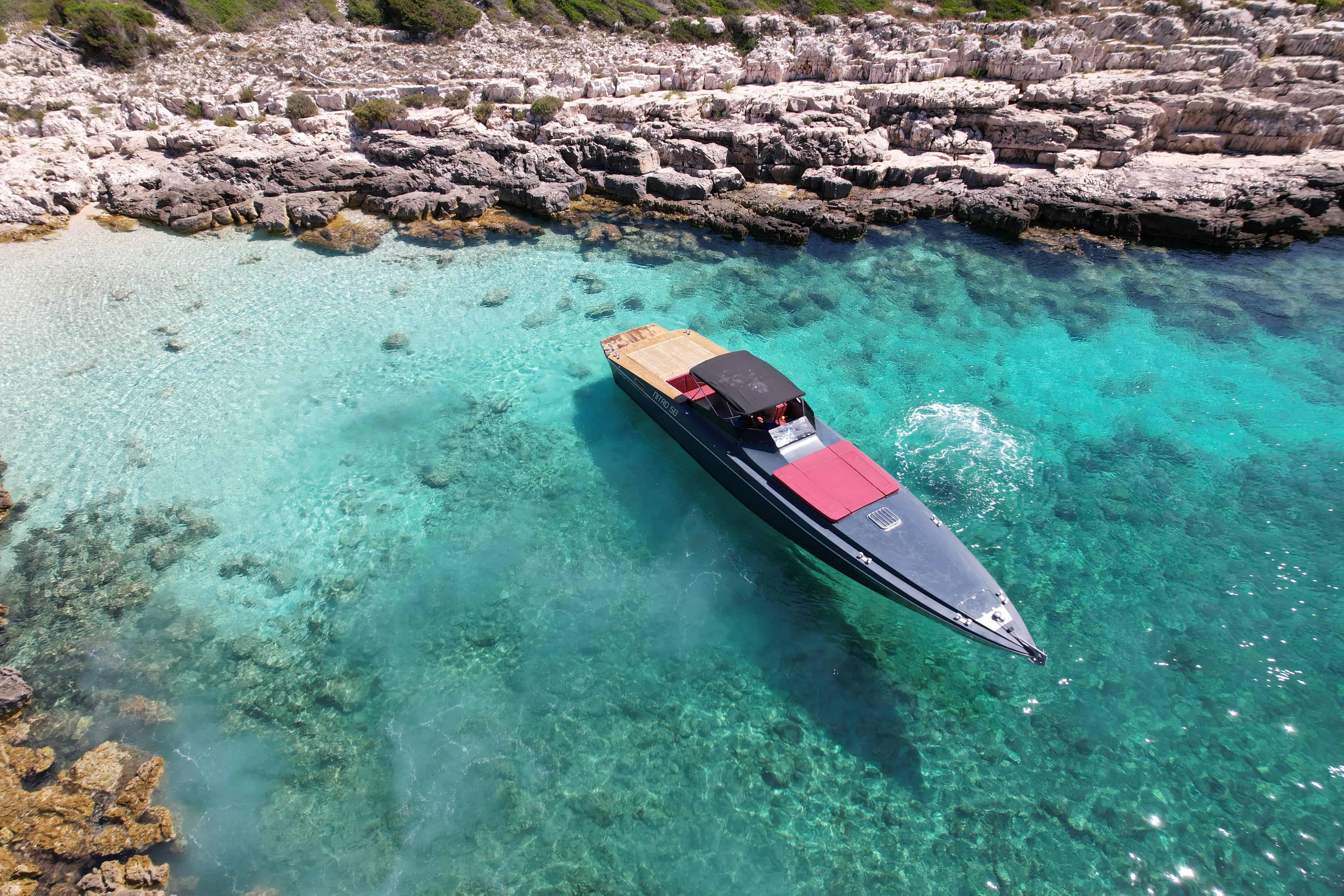 Nitro 50 rent a boat Hvar photo 3