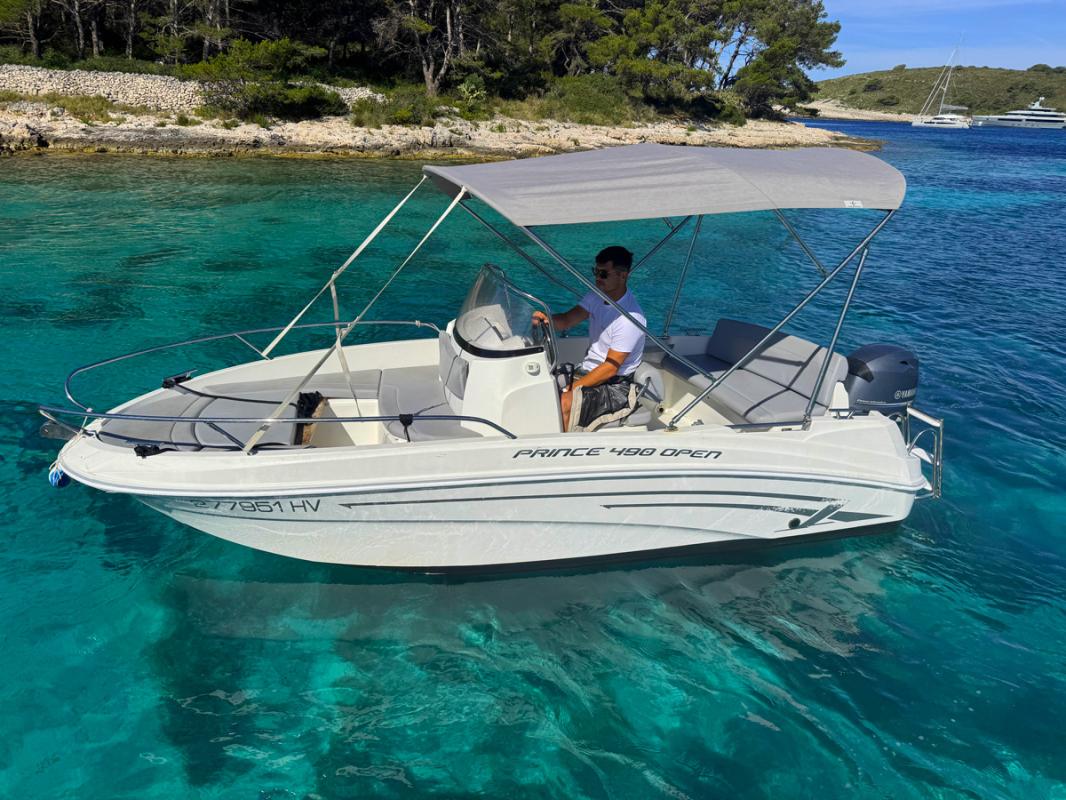 Prince 490 Open boat rental Hvar