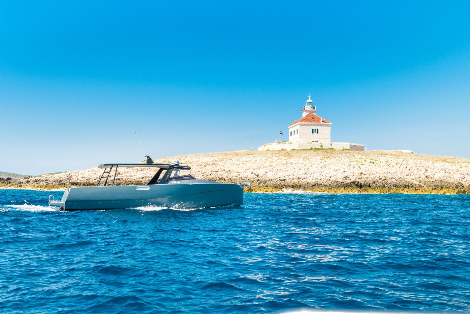 Summer Breeze 35 rent a boat Hvar photo 2